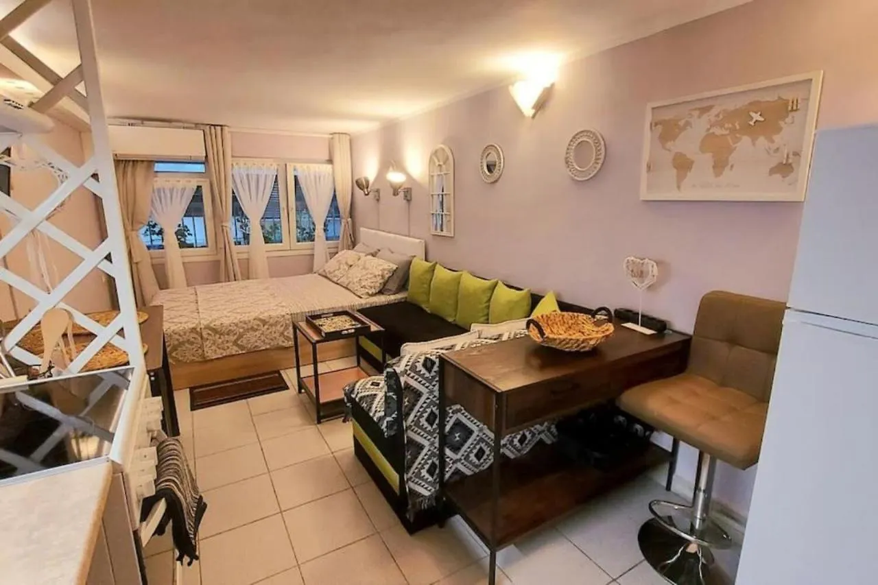 Liva Studio Center Thessaloniki, Agias Sofias 아파트 테살로니키